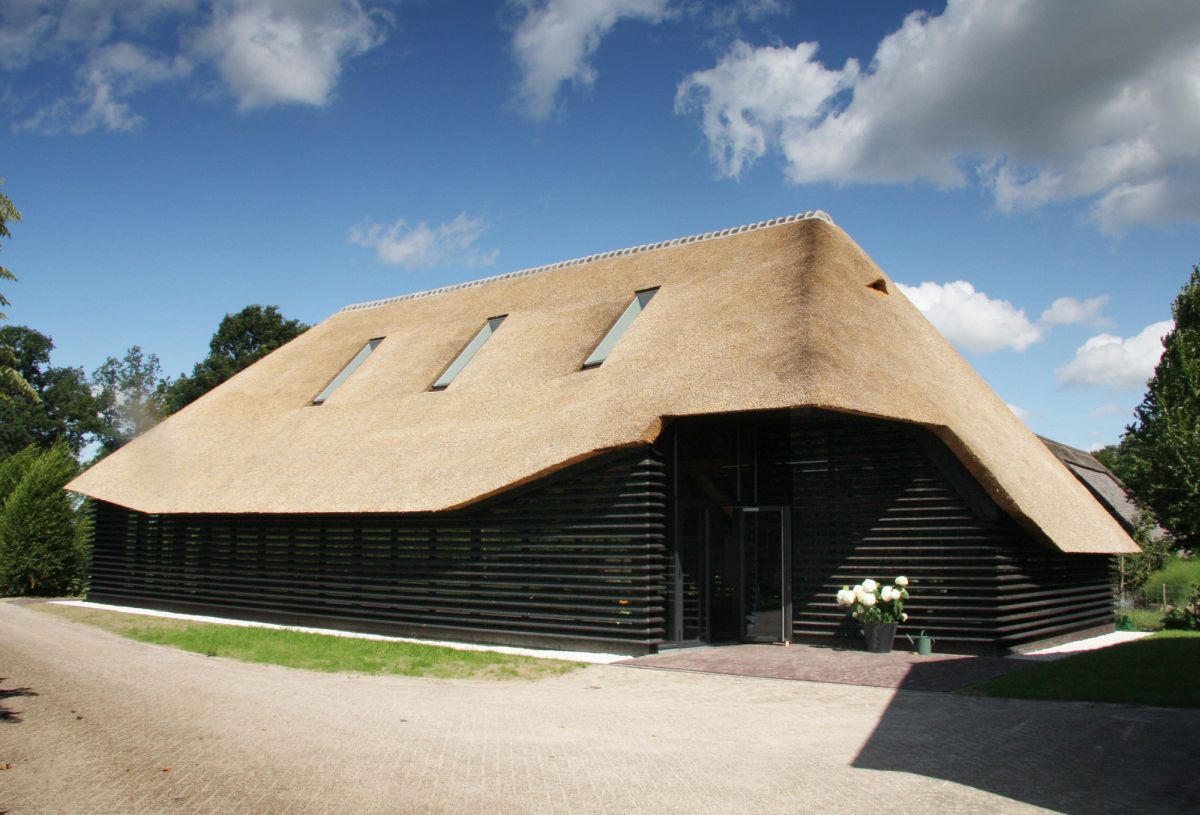 inter-thatched-roof
